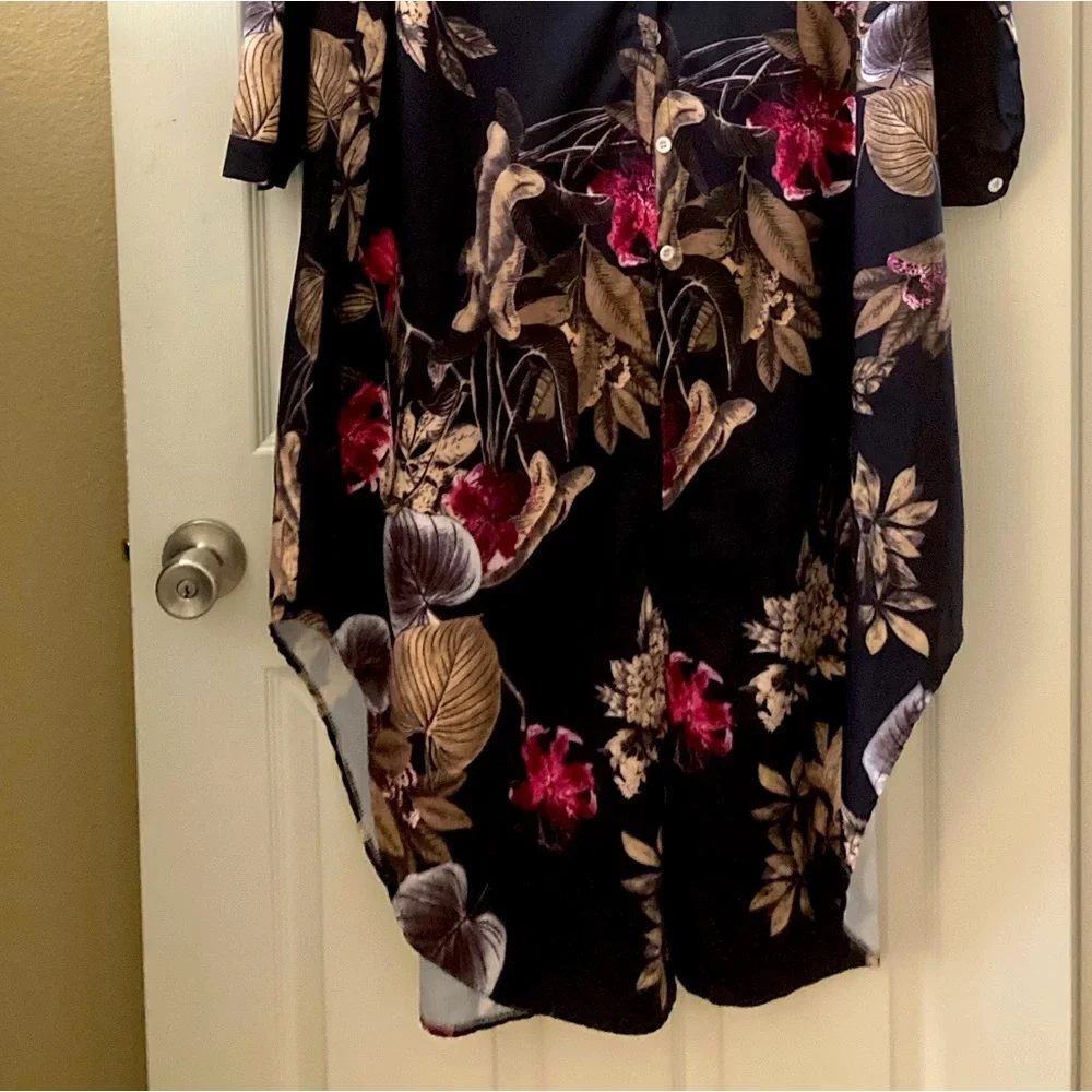 Shirt-Styled Lounger in Tropical Floral Print - Picture 7 of 8